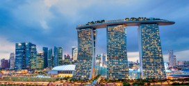 Der Komplex des Marina Bay Sands erweitert beeindruckend die Skyline von Singapur